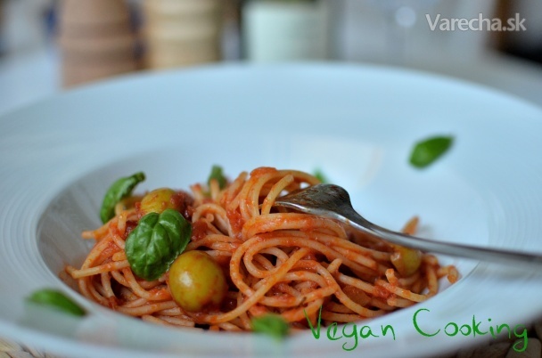 Špagety s paradajkovou omáčkou (fotorecept)