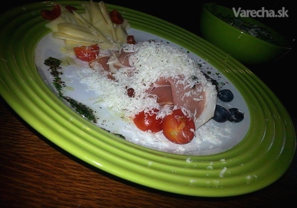 Cheese prosciutto crudo