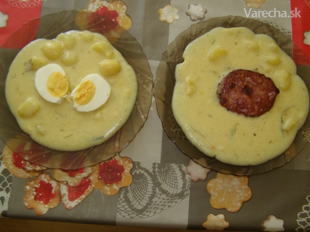 Kyslé zemiaky so sekanou alebo vajcom