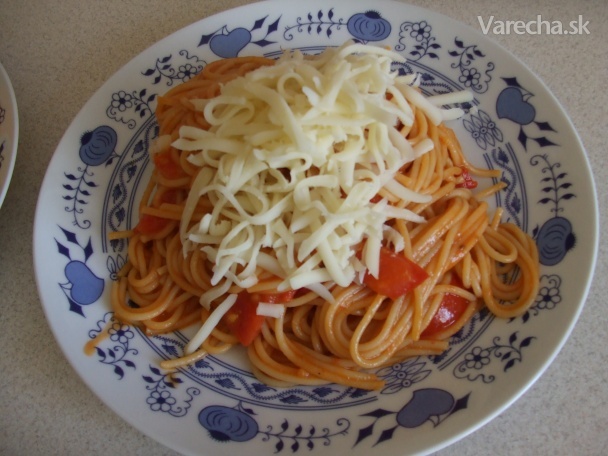 Recept - Špagety s máslovými rajčaty 