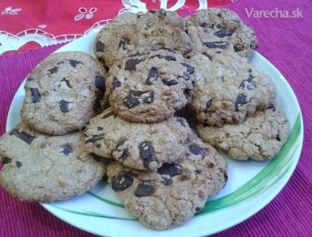Čokoládové cookies s orechmi (videorecept)