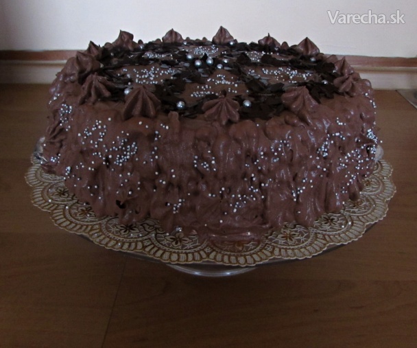Orechová torta s parížskym krémom a šľahačkou (fotorecept)