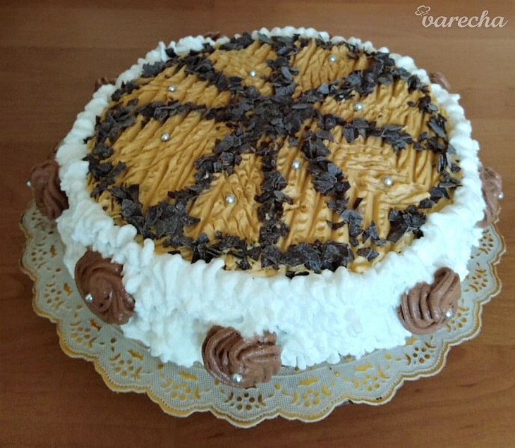 Orechovo-karamelová torta k narodeninám (fotorecept)