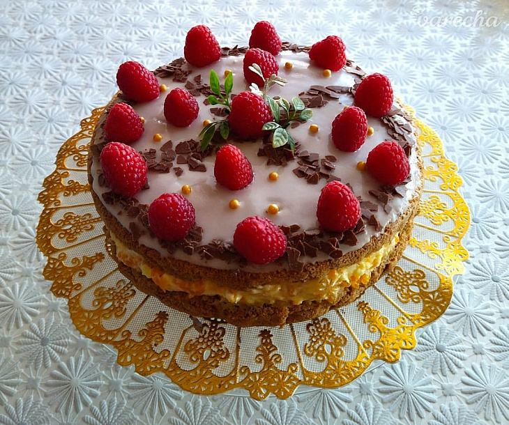 Orechovo-ovocná torta s vynikajúcou plnkou (fotorecept)
