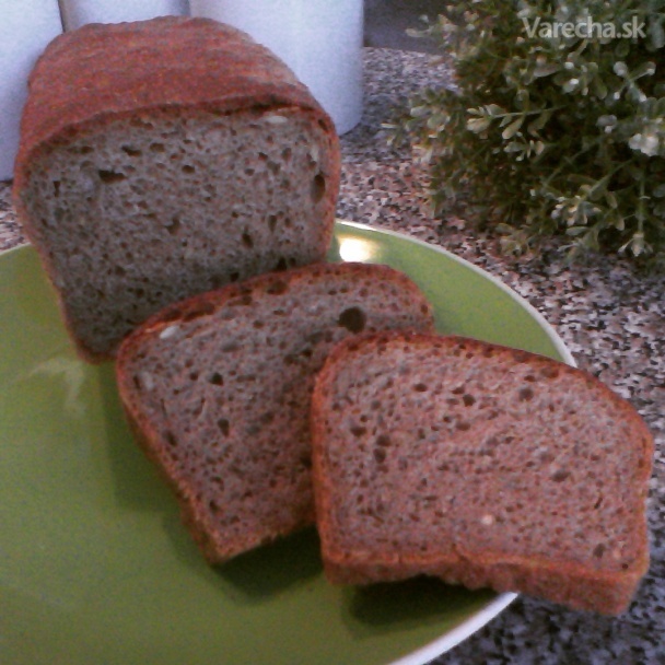 Kváskový pšenično-ražný celozrnný chlieb (fotorecept)