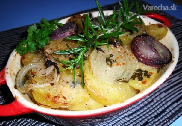 Zapekané zemiaky s cibuľou - ľahšia verzia (fotorecept)