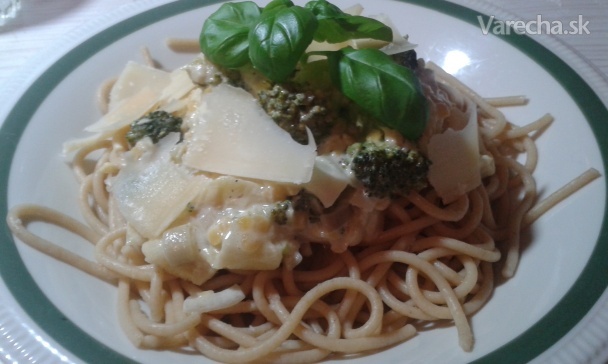 Celozrnné špagety s cuketou a brokolicou (fotorecept)