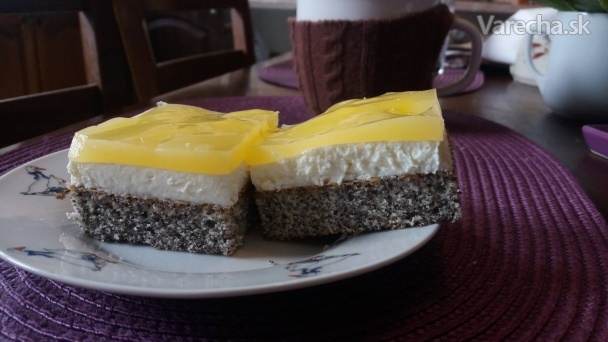 Makový koláč s citrónovou polevou