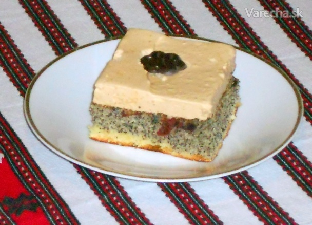 Makový koláč s karamelovou šľahačkou (fotorecept)