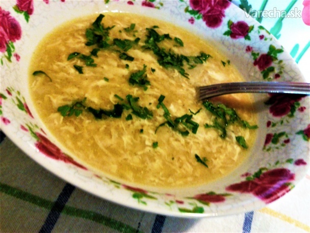 Cesnaková polievka s krúpami a vajcom (fotorecept)