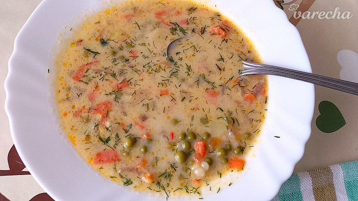 Hrášková polievka so syrom