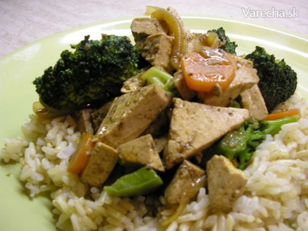 Tofu so zmesou piatich korení a jemne sladko-kyslou zeleninou (fotorecept)
