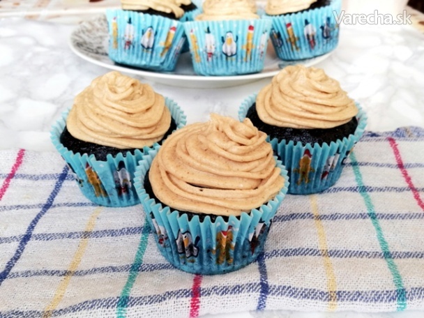 Kakaové cupcakes s kokosovým krémom (vegan)