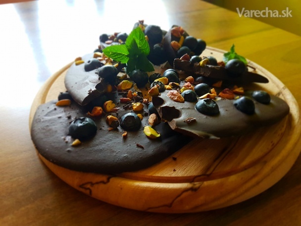 Vynikajúca proteínová čokoláda so slanými pistáciami (videorecept)