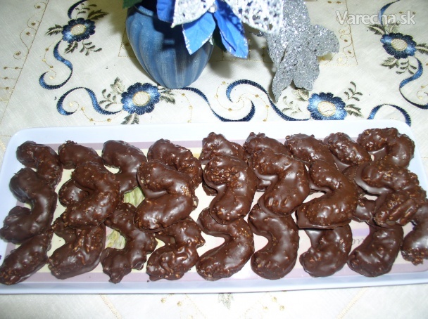 Babičkine čokoládovo-orechové rohlíky