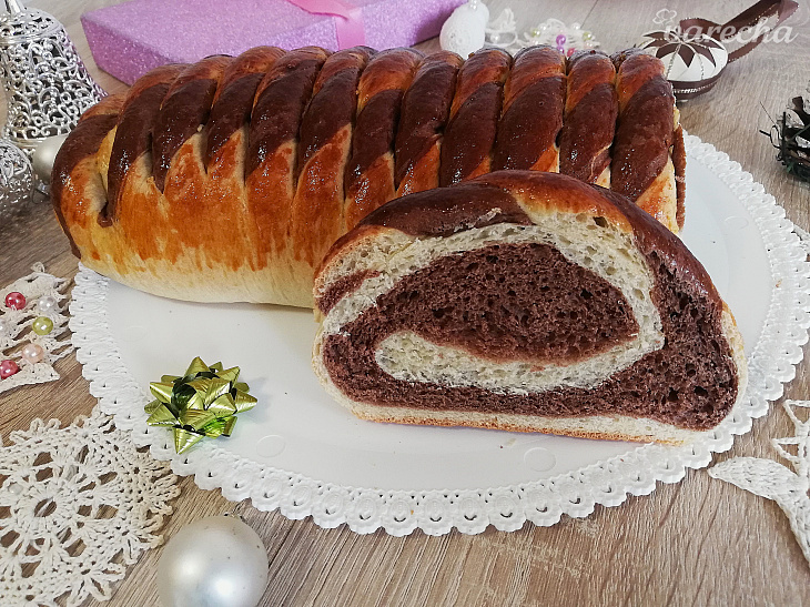 Sviatočný dvojfarebný závin