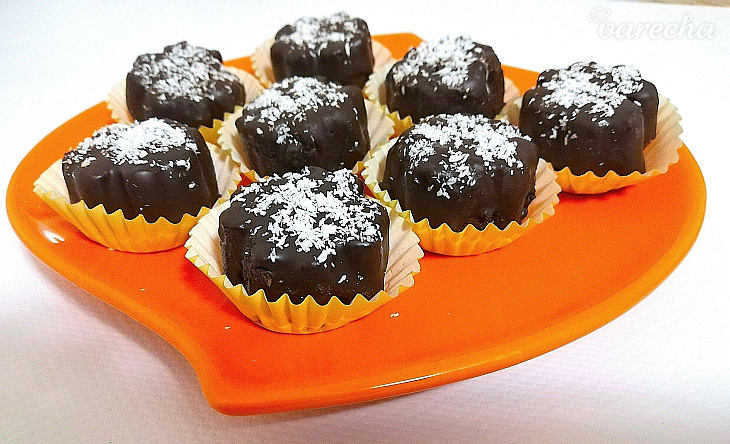 Kokosové bonbóny s vlašskými orechmi a čokoládou (fotorecept)