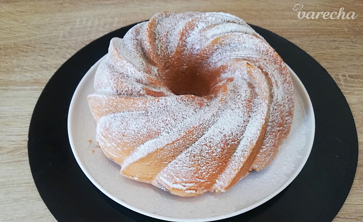 Vláčna olejová mramorovaná bábovka