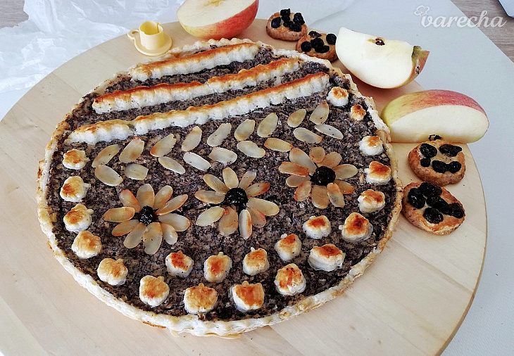 Jablkovo-makový koláč z lístkového cesta