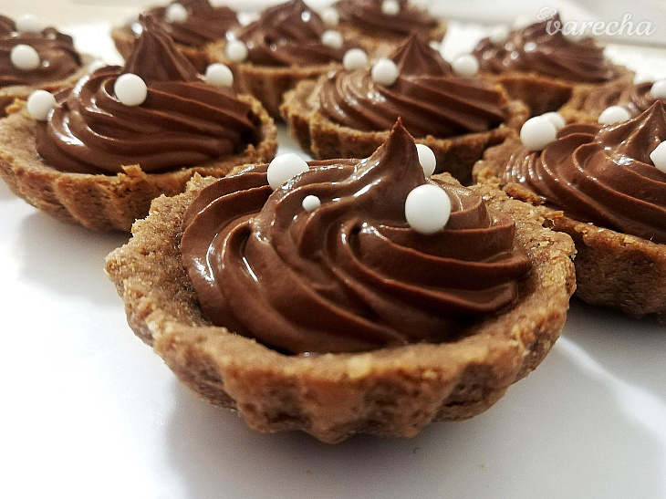 Čokoládovo-orechové špaldové košíčky