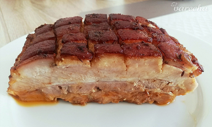 Bravčový bôčik na oregane pečený v kuse 