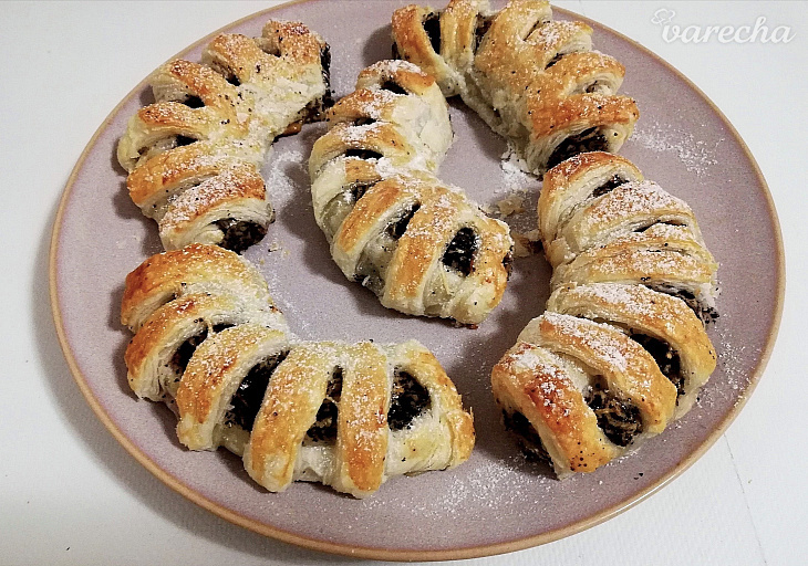 Rožky s jablkovo-makovou náplňou