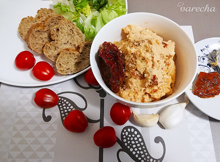 Syrová nátierka so sušenými paradajkami