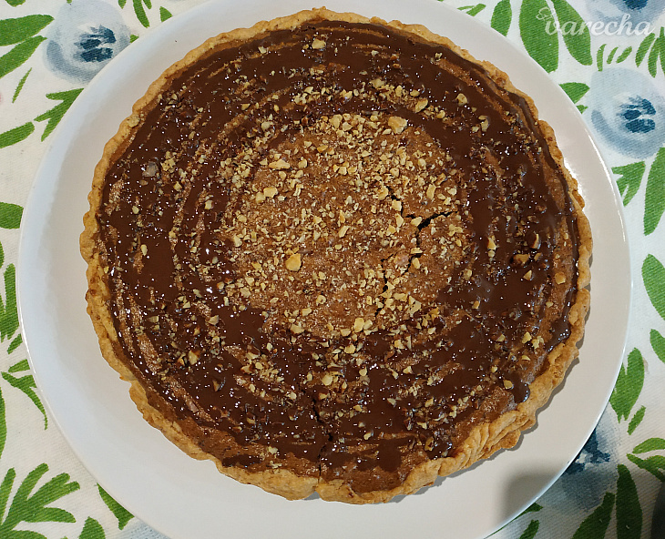 Orechový tart s ríbezľovým lekvárom