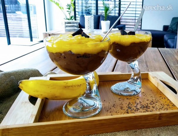 Raw kakaový chia puding s mangom