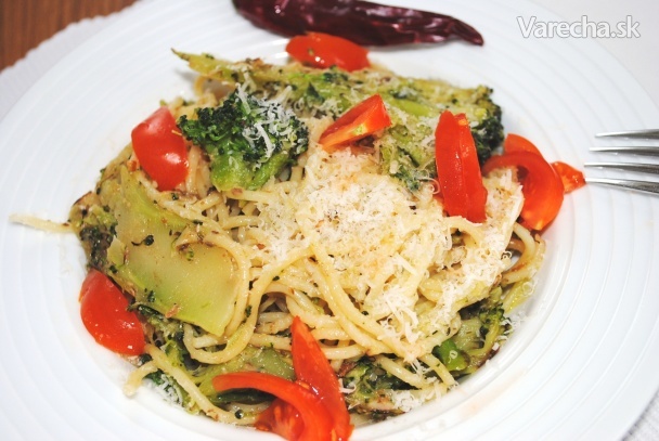 Pikantné špagety s grilovanou brokolicou 