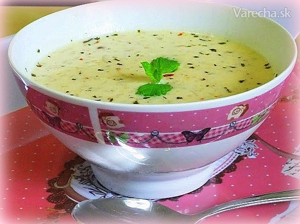 Yayla çorbasi (jogurtová polievka s ryžou a mätou) -Turecko