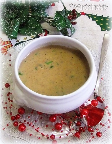 Jemná vianočná hríbová polievka