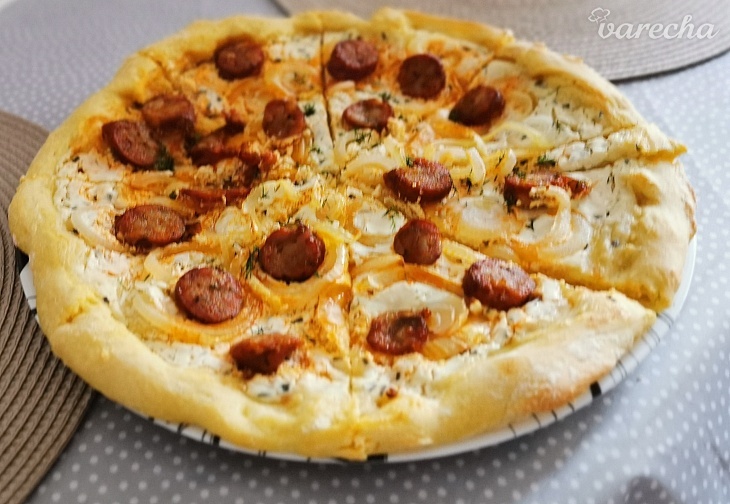 Chrumkavá gazdovská pizza z droždia/lievito madre