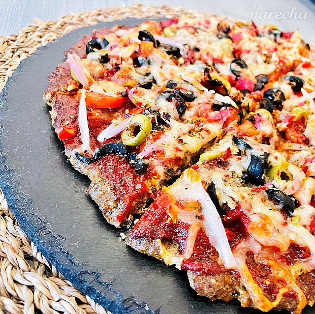 Meatzza - mäsová pizza (fotorecept)