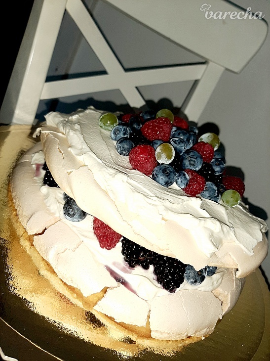 Pavlova torta (fotorecept)