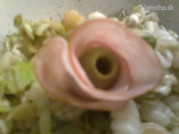 Šunková ruža (ozdoba obložených mís, servírovaných jedál)