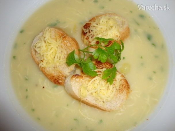 Krémová zemiakovo-syrová polievka
