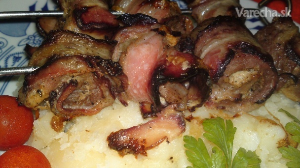 Mäsové závitky s anglickou slaninou a horčicou na ihle (fotorecept)