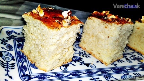 Recept - Kysnutý koláč s orechami 