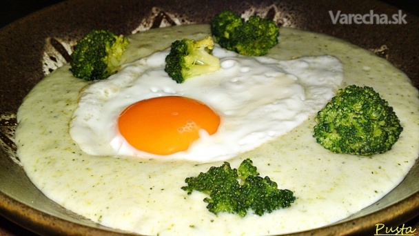 Veľkonočná brokolicová omáčka s volským okom (fotorecept)