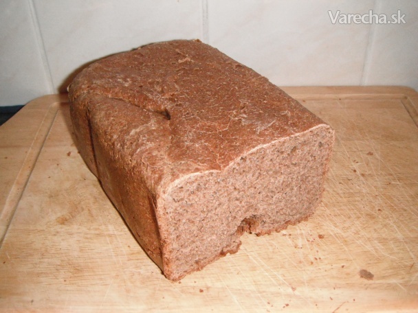 Špaldovo-ražný celozrnný chlieb