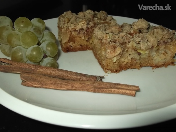 Obyčajný hroznový koláč s vločkami a škoricou - hrnčekový (fotorecept)