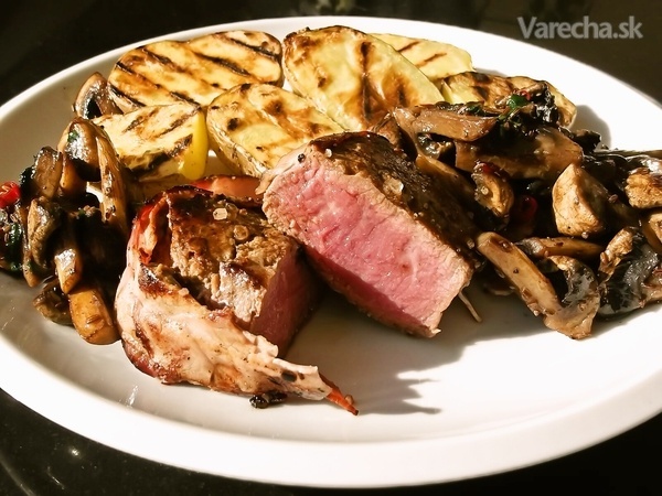 Steak v sušenej šunke s pečiarkami (fotorecept)