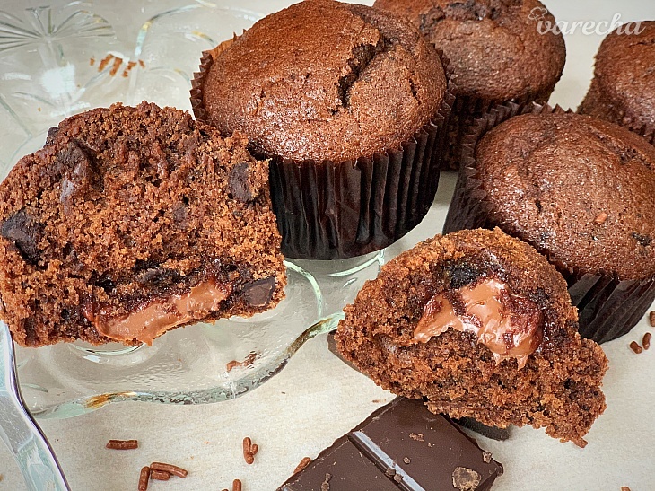 Plnené čokoládové muffiny