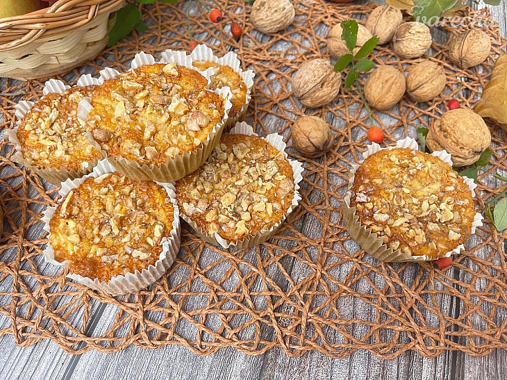 Jablkovo-orechové muffiny