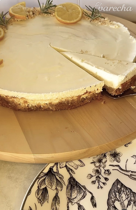 Citrónový cheesecake s kyslou smotanou