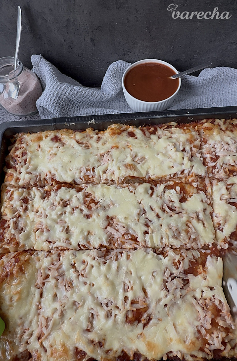 Domáca pizza na plechu bez miesenia (fotorecept)