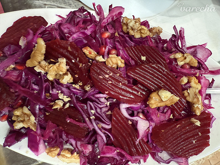Šalát s červenou kapustou