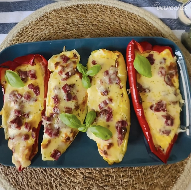 Pečené papriky plnené syrom