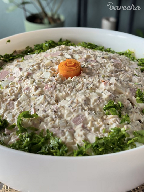 Kurací šalát s údenou šunkou 